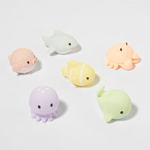 Load image into Gallery viewer, Sea Animal Splash Toys Ocean Friends Multi