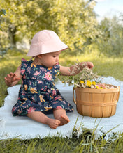 Load image into Gallery viewer, Bell Hat Sammy Blossom