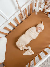 Load image into Gallery viewer, Organic Cot Sheet: Peony
