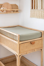 Load image into Gallery viewer, Organic Change Pad/Bassinet Sheet: Rainbow Ivory Umber
