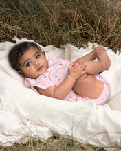 Load image into Gallery viewer, Onesie S/S Matilda Acacia Blossom
