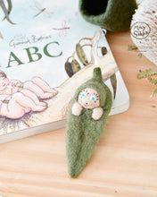 Load image into Gallery viewer, May Gibbs x Tara Treasures - Gumnut Baby Snugglepot Cuddlepie Ornament
