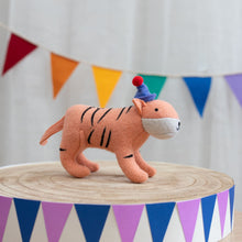 Load image into Gallery viewer, Holdie Set - Circus Animals
