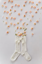 Load image into Gallery viewer, Pom Pom Socks Cream
