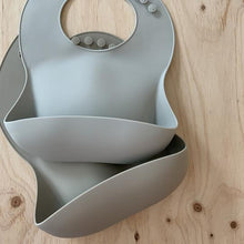 Load image into Gallery viewer, Rommer co Baby Silicone Bib
