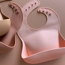 Load image into Gallery viewer, Rommer co Baby Silicone Bib
